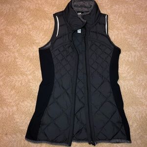 EXCLUSIVE Lululemon size 4 vest !!!!!!